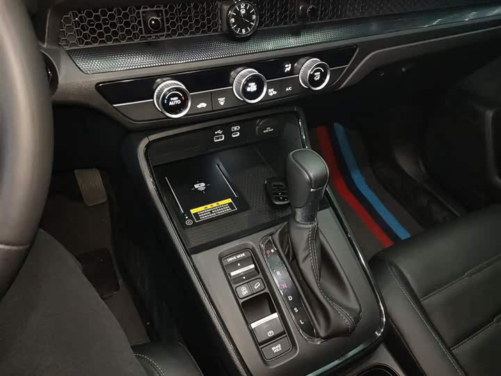 Фото 14 - Honda CR-V