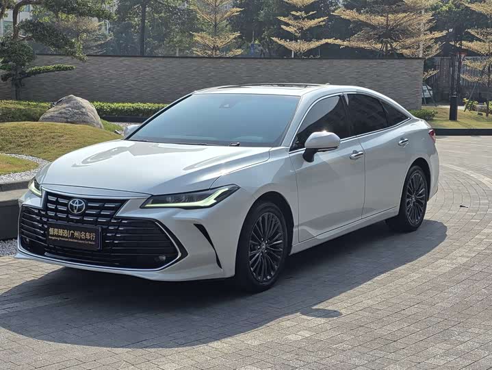 Фото 1 - Toyota Avalon