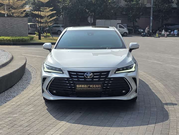 Фото 2 - Toyota Avalon