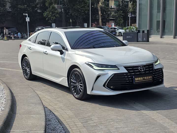Фото 3 - Toyota Avalon