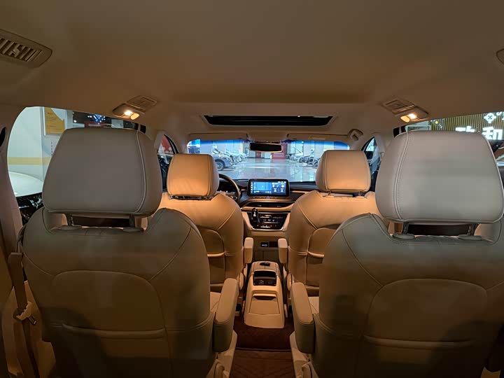 Фото 15 - Buick GL8 ES