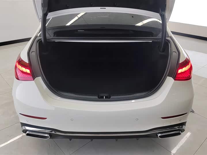 Фото 4 - Mercedes-Benz C-Class