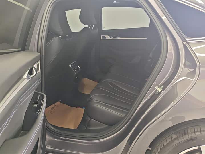 Фото 11 - Geely Preface