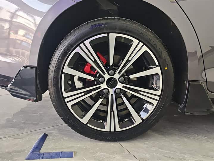 Фото 6 - Geely Preface