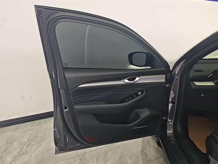 Фото 7 - Geely Preface