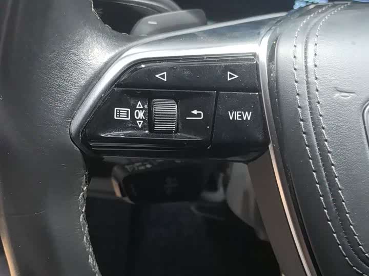 Фото 17 - Audi A6L