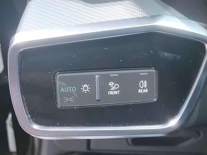 Фото 18 - Audi A6L