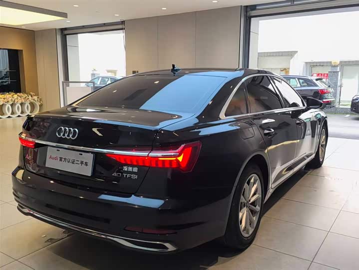 Фото 5 - Audi A6L