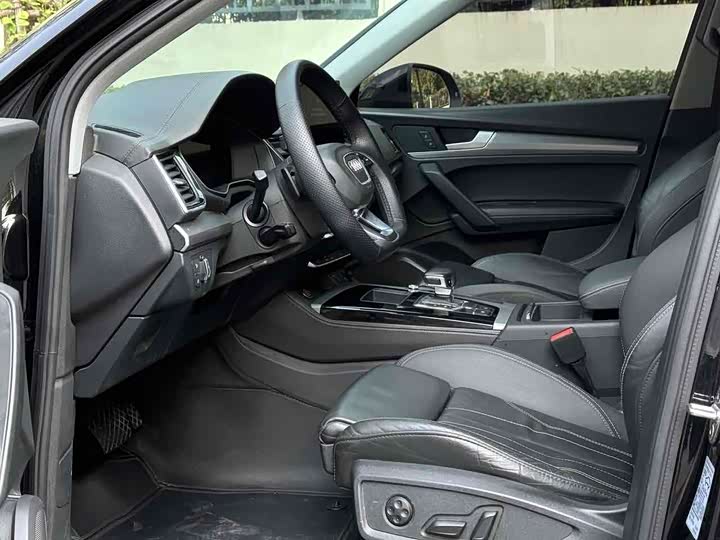 Фото 4 - Audi Q5L