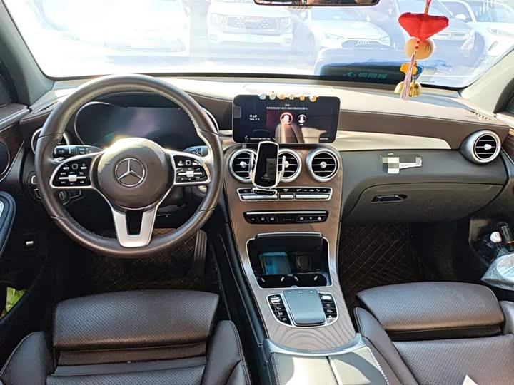 Фото 13 - Mercedes-Benz GLC-Class