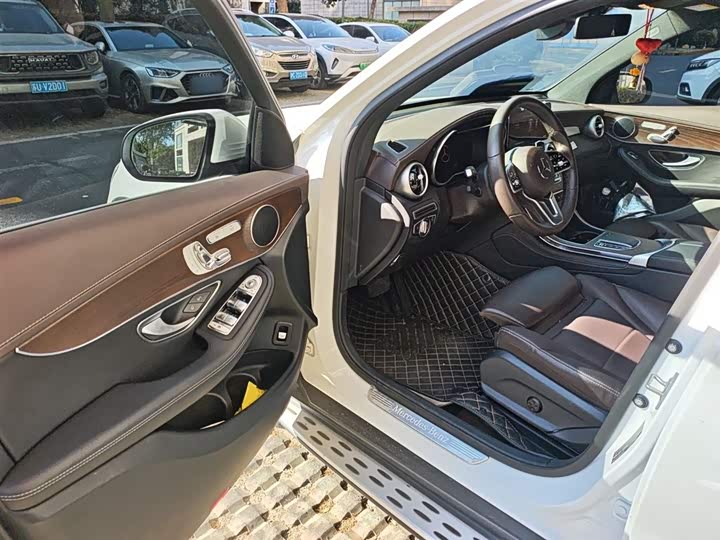 Фото 14 - Mercedes-Benz GLC-Class