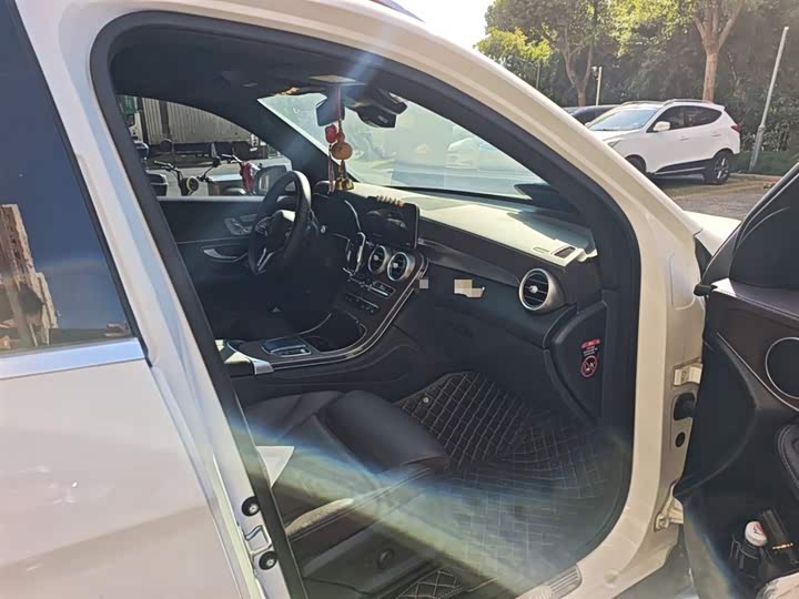 Фото 20 - Mercedes-Benz GLC-Class