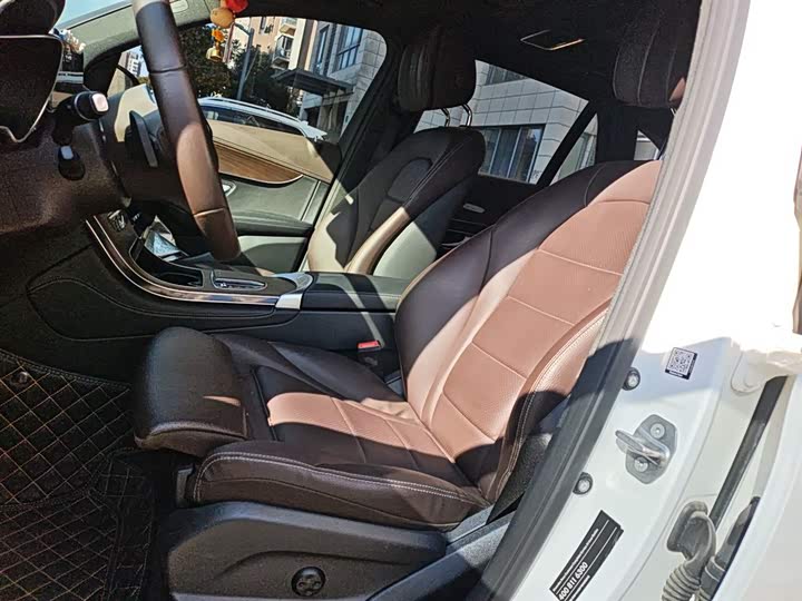 Фото 8 - Mercedes-Benz GLC-Class