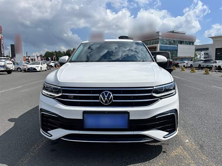 Фото 4 - Volkswagen Tiguan L Pro