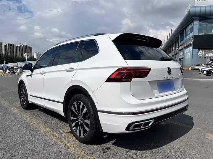 Фото 6 - Volkswagen Tiguan L Pro