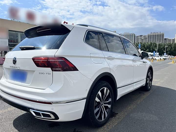 Фото 8 - Volkswagen Tiguan L Pro