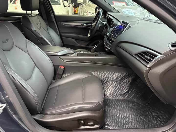 Фото 11 - Cadillac CT5