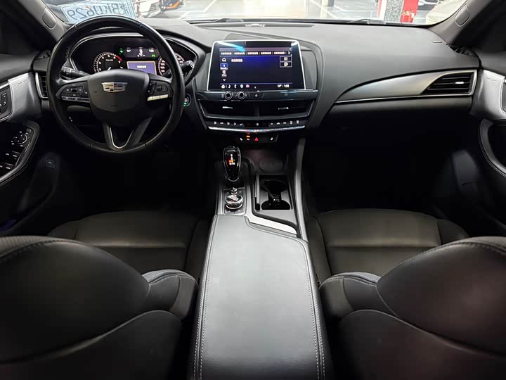 Фото 8 - Cadillac CT5