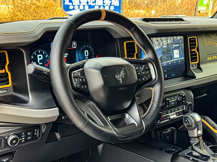 Фото 12 - Ford Bronco