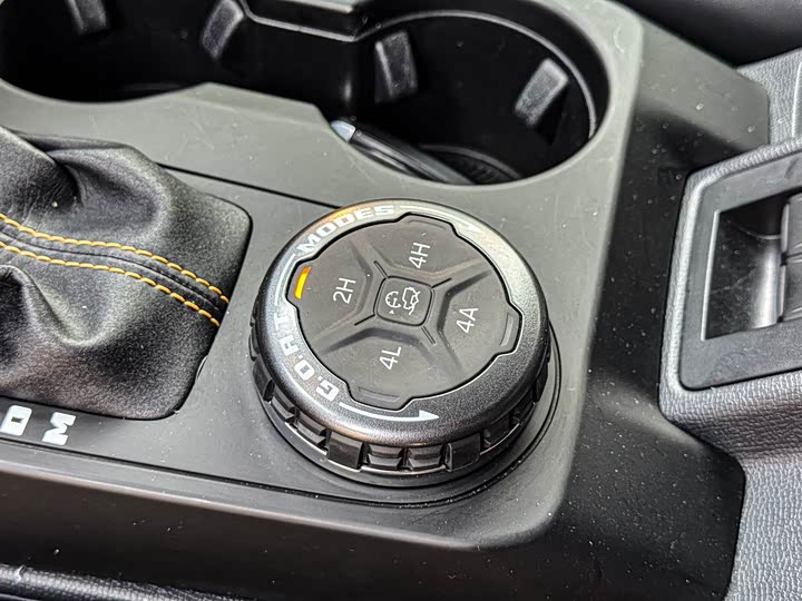 Фото 14 - Ford Bronco