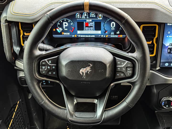 Фото 20 - Ford Bronco