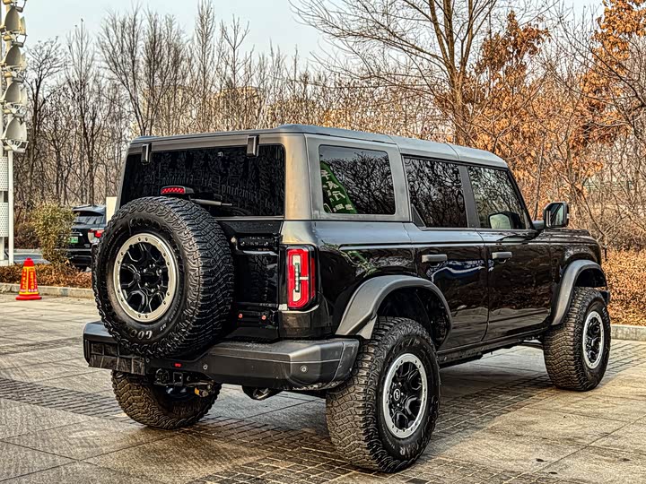 Фото 30 - Ford Bronco