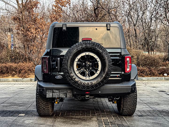 Фото 31 - Ford Bronco