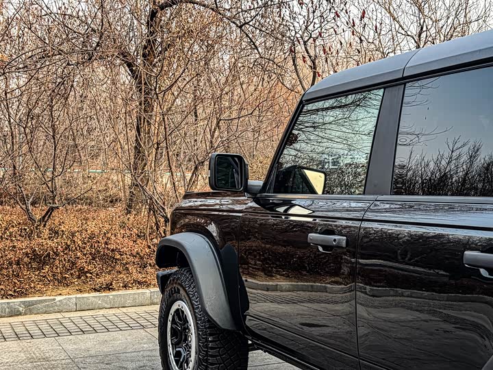 Фото 33 - Ford Bronco