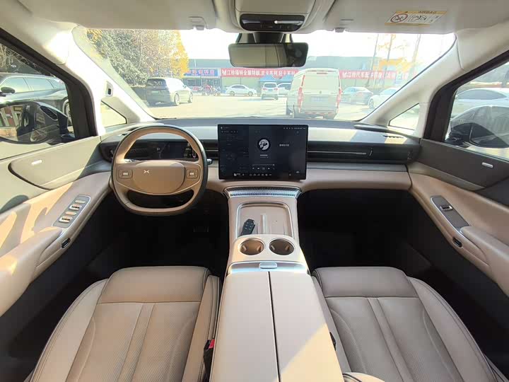 Фото 11 - XPeng X9