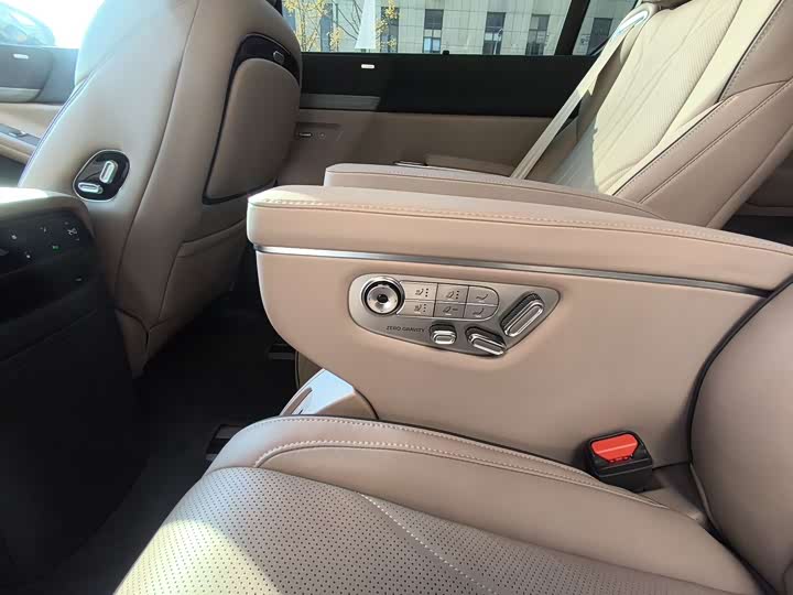 Фото 12 - XPeng X9