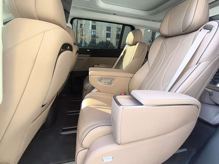 Фото 8 - XPeng X9