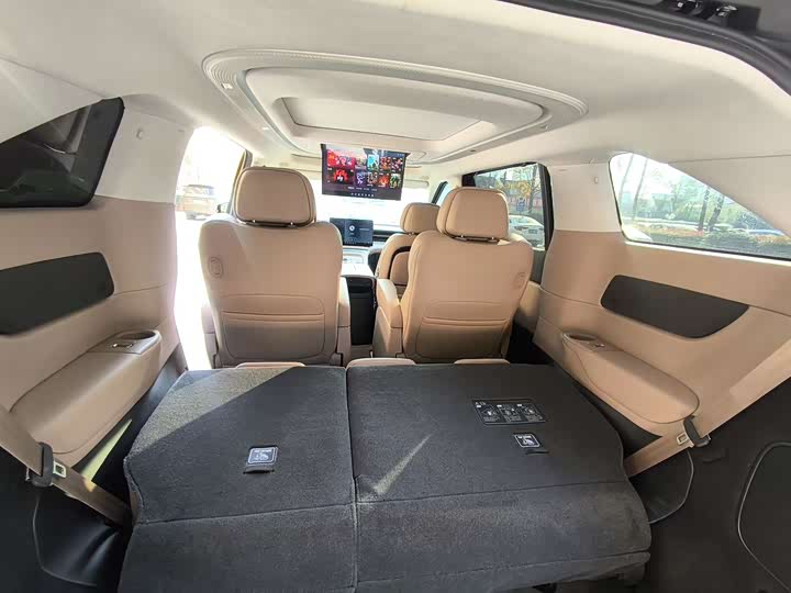 Фото 9 - XPeng X9