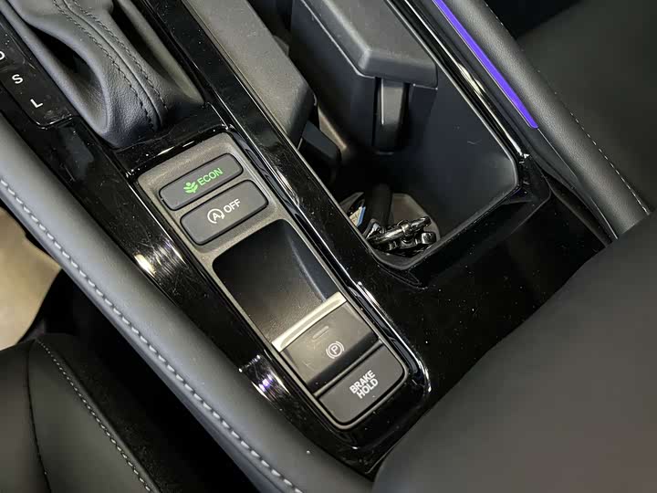 Фото 11 - Honda Accord