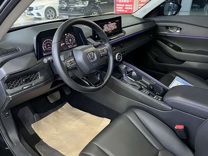 Фото 19 - Honda Accord