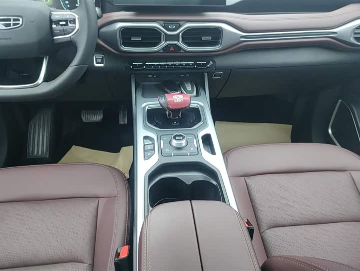 Фото 15 - Geely Okavango