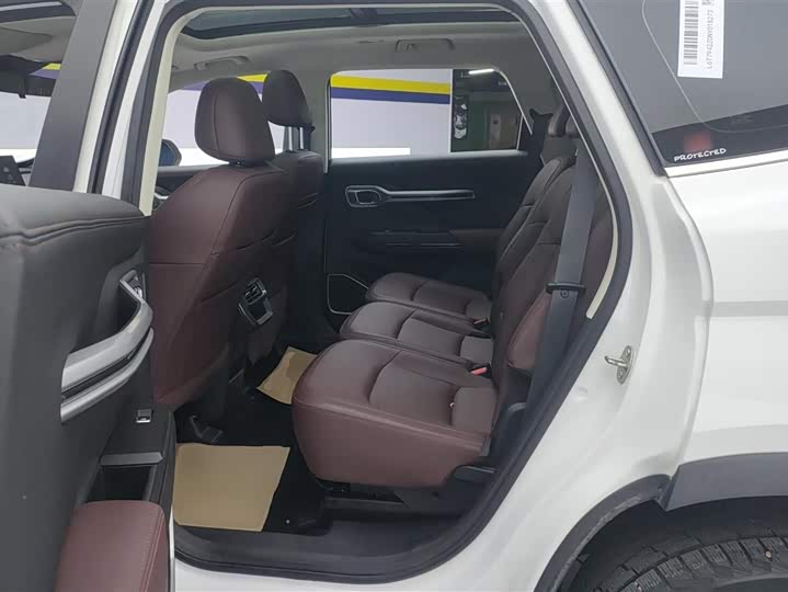 Фото 18 - Geely Okavango