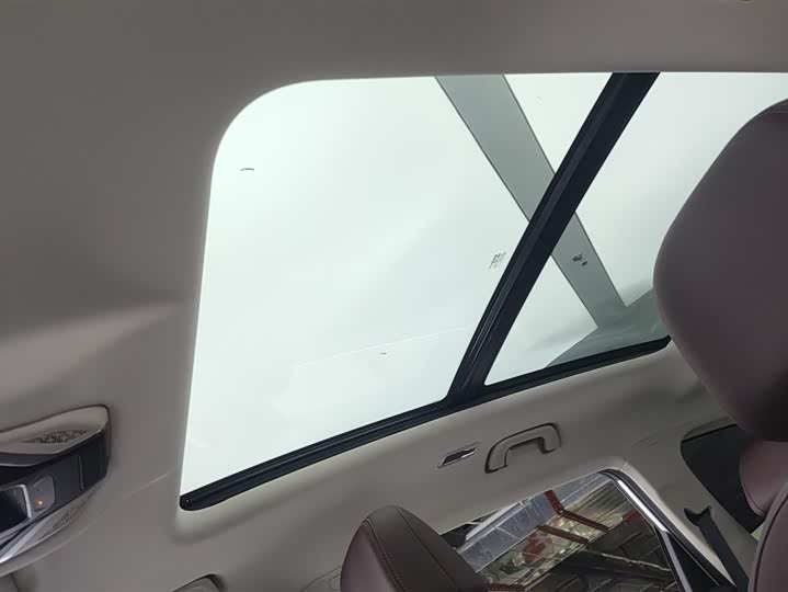 Фото 19 - Geely Okavango