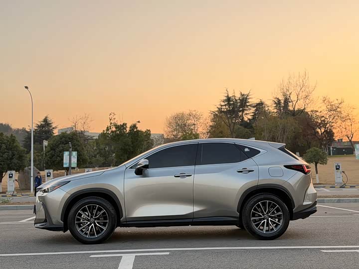 Фото 5 - Lexus NX