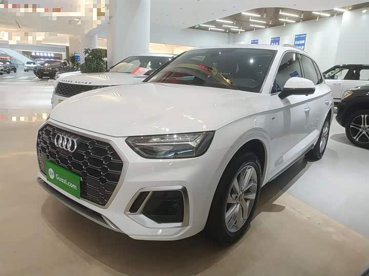 Фото 1 - Audi Q5L