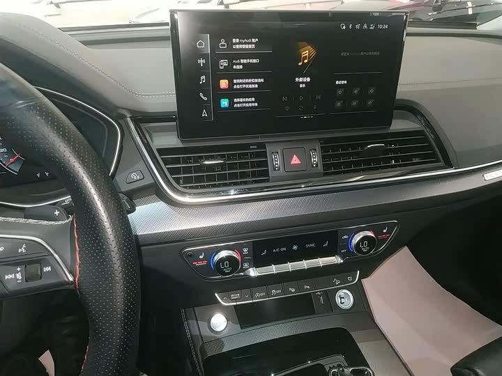 Фото 13 - Audi Q5L