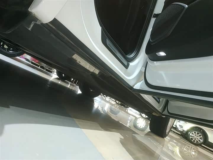 Фото 21 - Audi Q5L