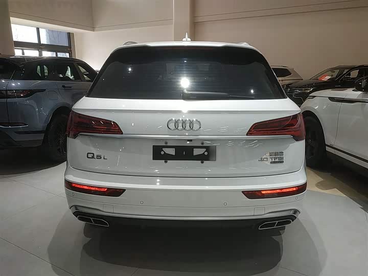 Фото 6 - Audi Q5L