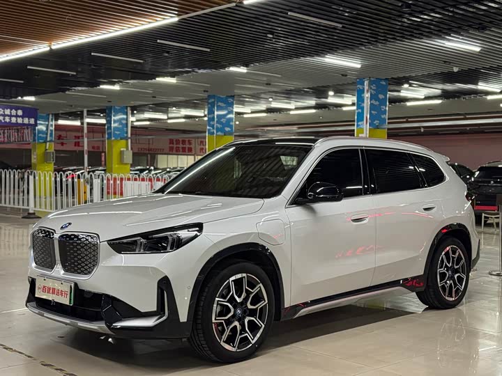 Фото 1 - BMW iX1