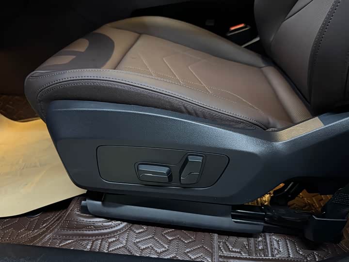 Фото 13 - BMW iX1