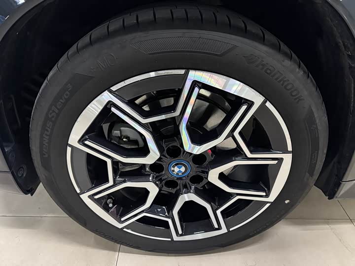 Фото 14 - BMW iX1