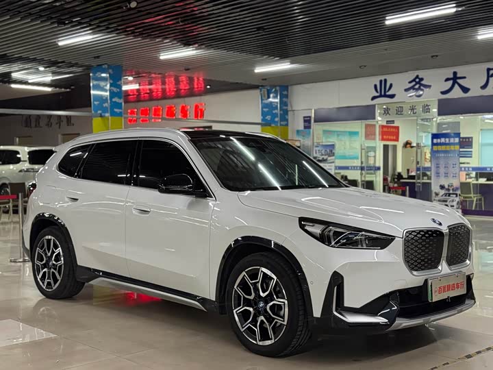 Фото 3 - BMW iX1