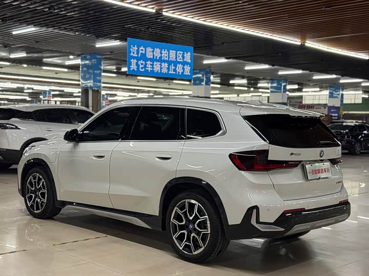 Фото 4 - BMW iX1