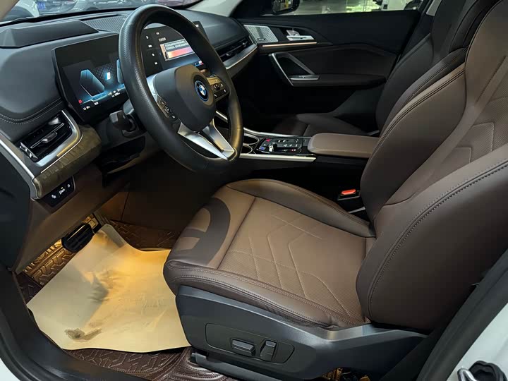 Фото 8 - BMW iX1