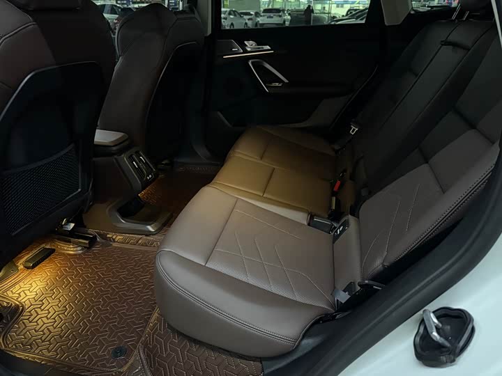 Фото 9 - BMW iX1