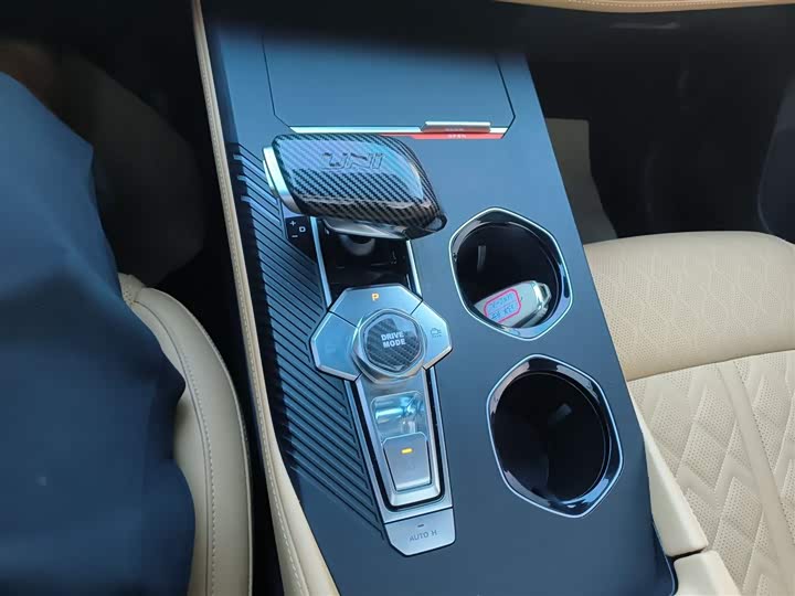 Фото 14 - Changan UNI-K